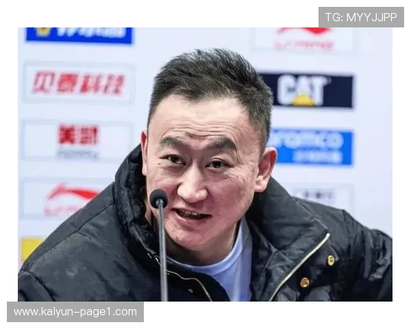 青岛外援韦瑟斯庞因辱骂裁判遭罚3万元 主帅刘维伟承担连带责任被罚1万 青岛外援韦瑟斯庞因辱骂裁判遭罚3万元 主帅刘维伟承担连带责任被罚1万